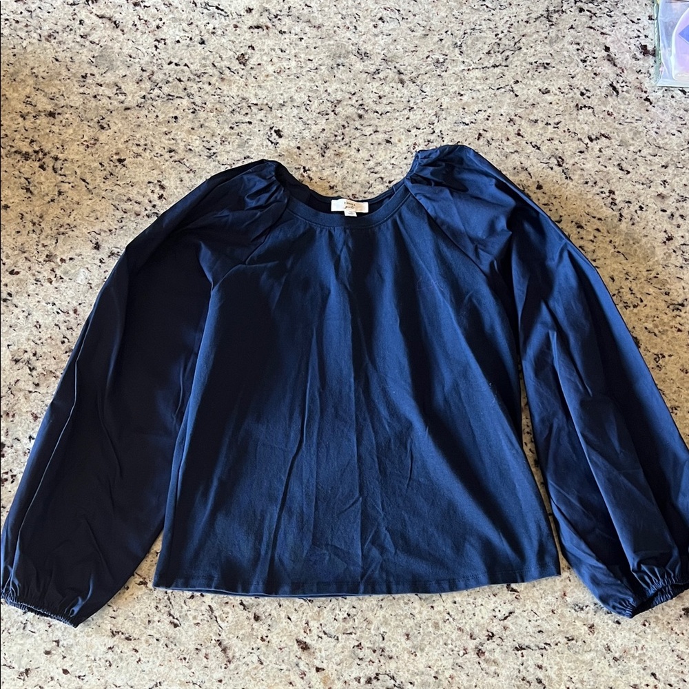 A Loves A Girl’s Blue Top